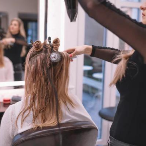 Femme Mise en plis/ Entreprise